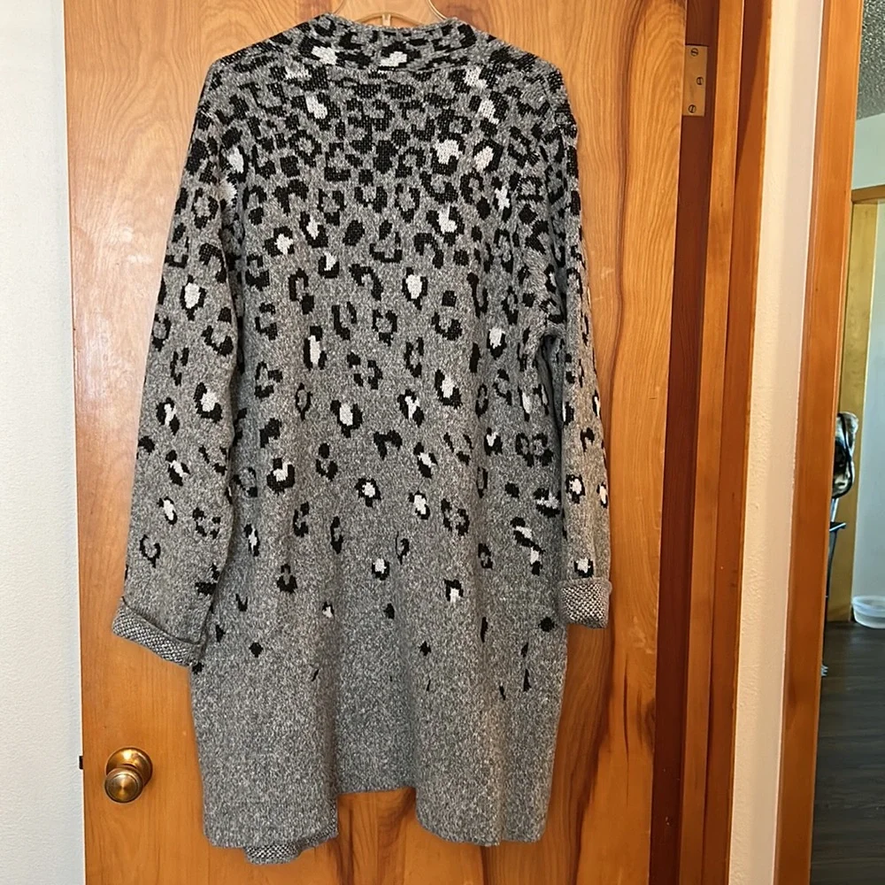 Ladies sweater coat - Picture 6 of 10